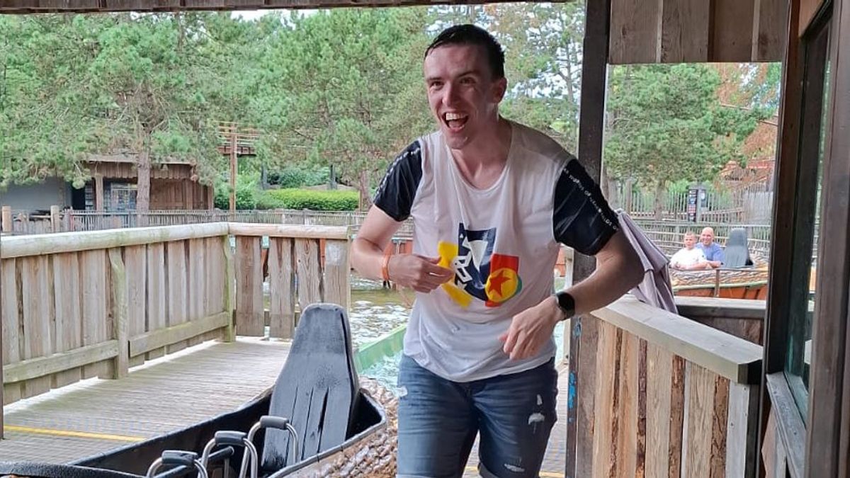 Roel (23) overleeft driedaagse achtbaan-marathon in Slagharen