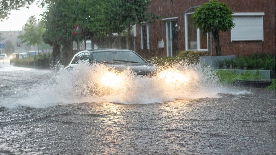 Er viel genoeg regen in Genemuiden