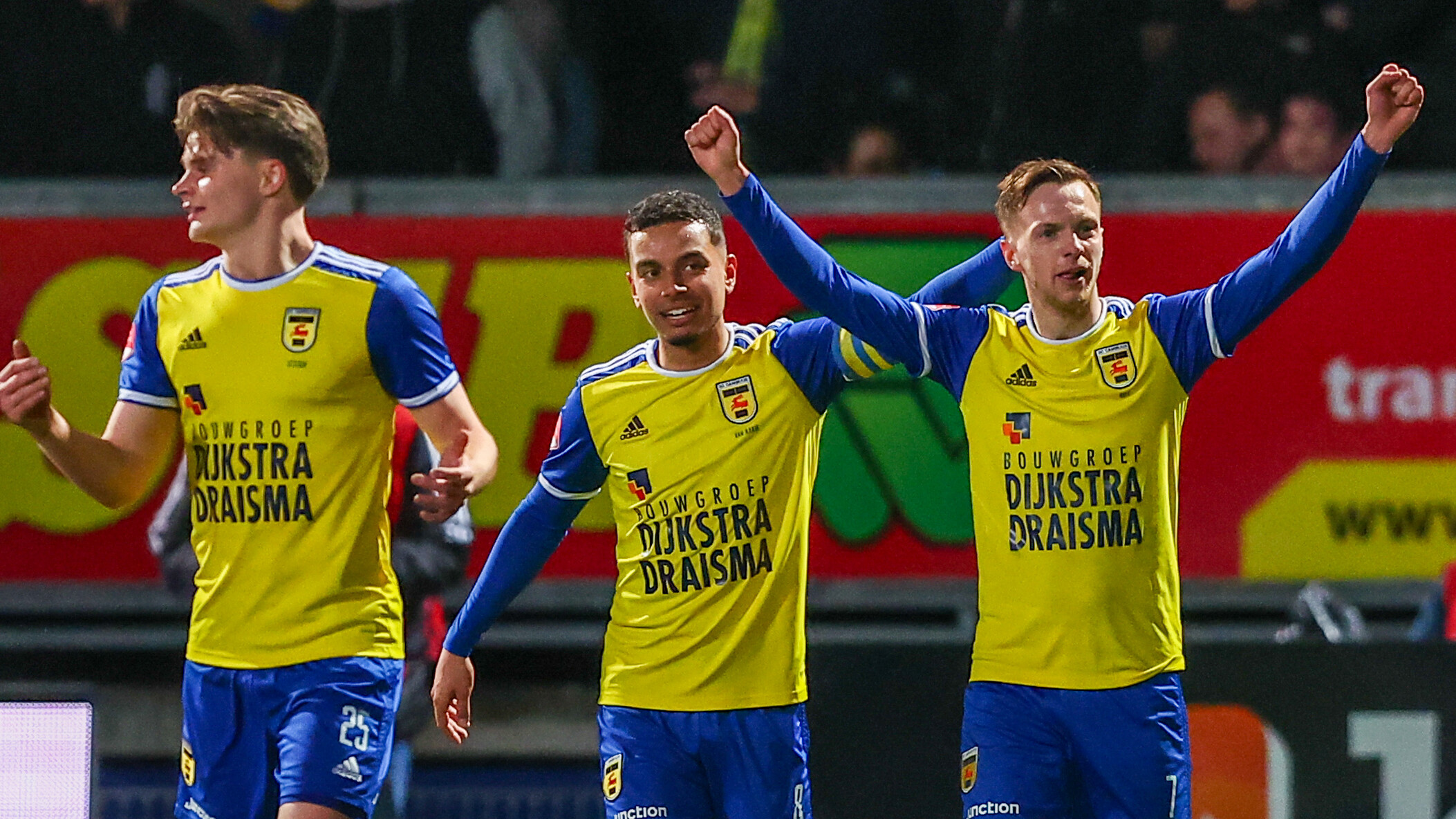 Cambuur fiert it winnende doelpunt yn Telstar