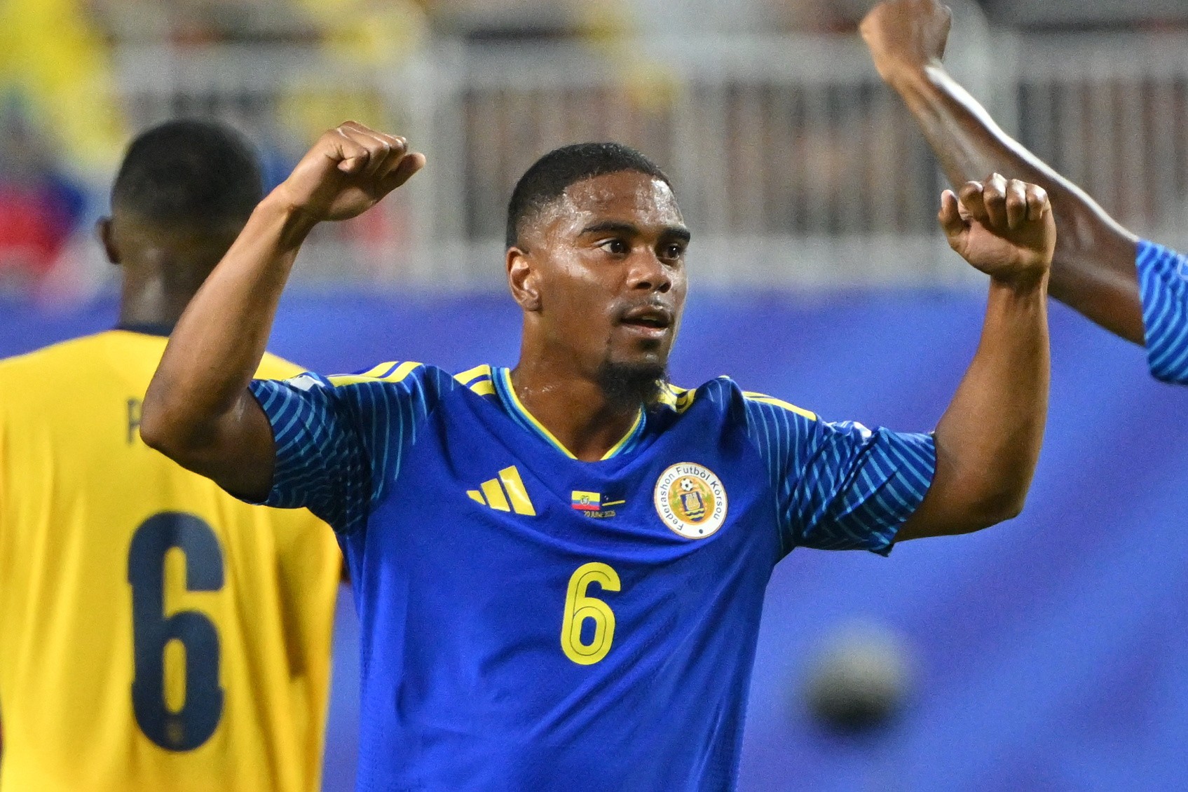Godfried Roemeratoe maakt debuut op WK voetbal en stunt met Curaçao
