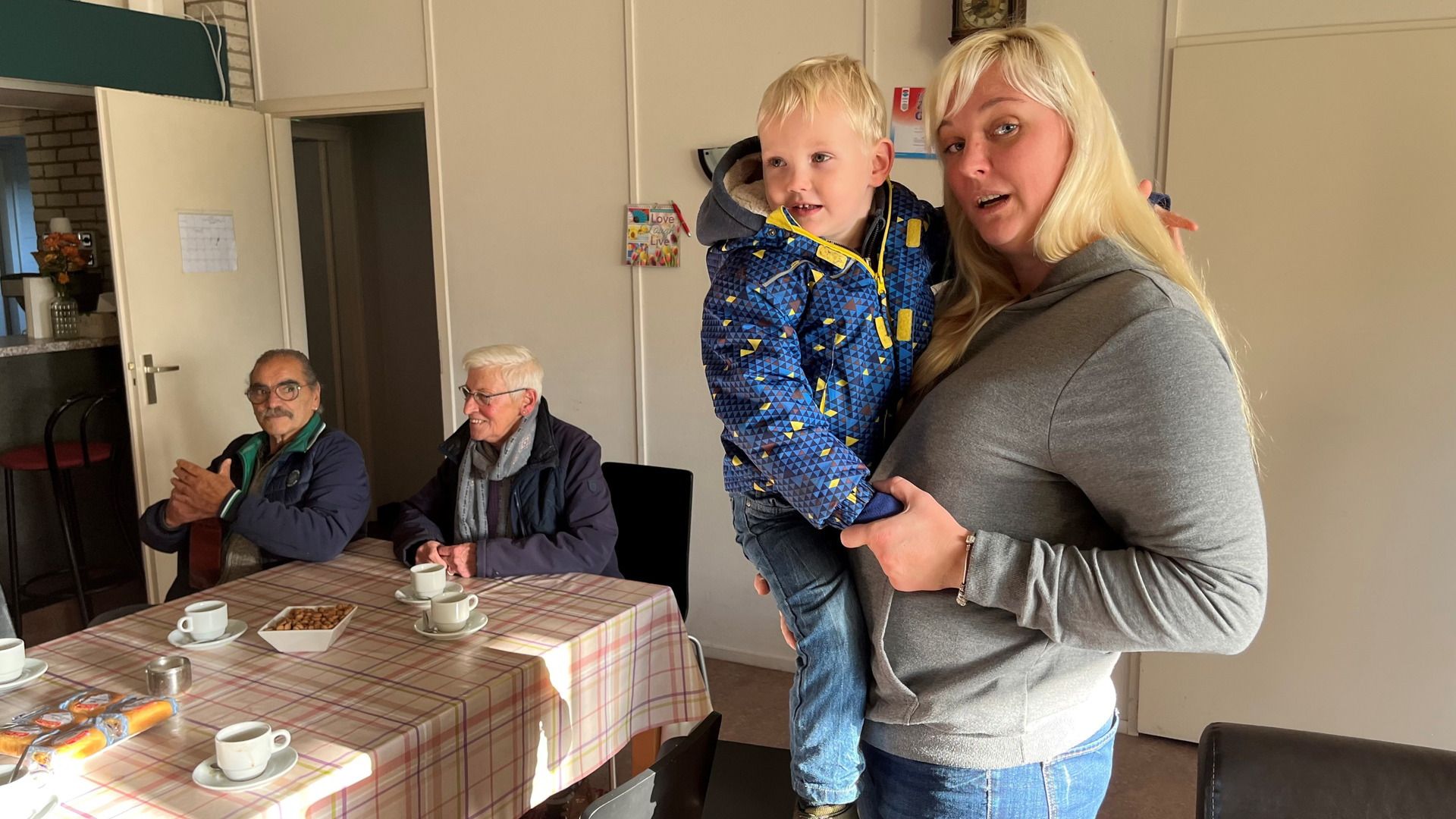 Katja Manoryk met een van haar kinderen