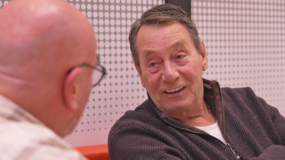 Paragnost Peter van der Hurk (75) overleden - Omroep West