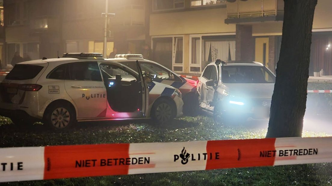 Vluchtauto klemgereden in Zuilen