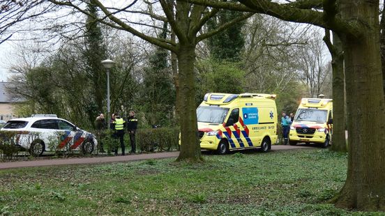 112 Nieuws: Fietser raakt zwaargewond bij ongeval in Kampen, traumahelikopter ingezet.