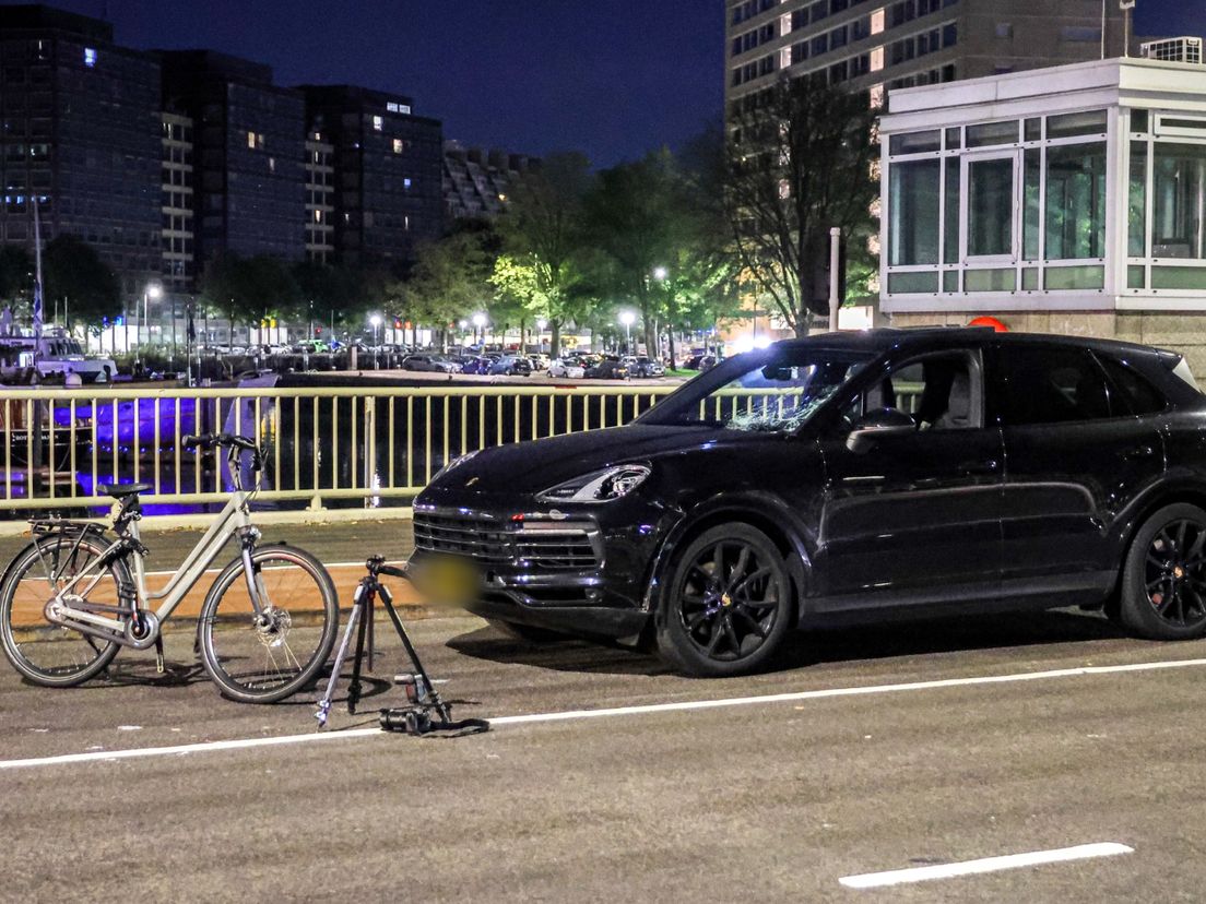 De Porsche werd bestuurd door een 30-jarige Rotterdammer