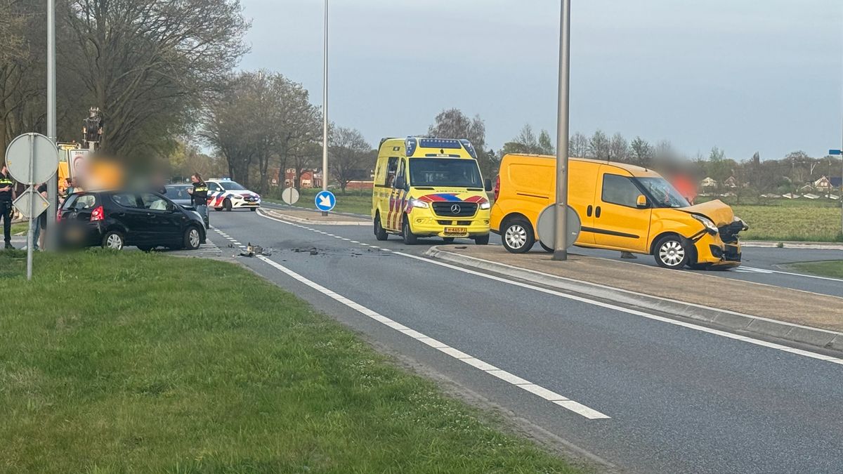 112 Nieuws: Automobiliste gewond in Rijssen, N350 tussen Holten en Rijssen afgesloten | Fietser in D