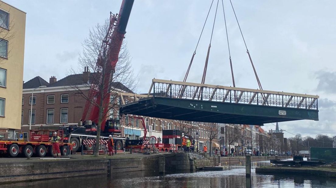 Hemsterhuisbrug wordt opgetild