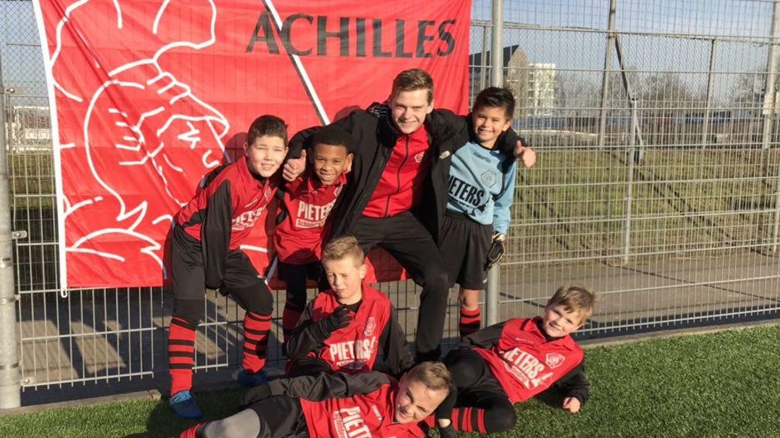 Het jongens onder negen 1 team van Achilles 1894 in Assen wil meedoen aan een internationaal toernooi (Rechten: Jeroen Willems / RTV Drenthe)