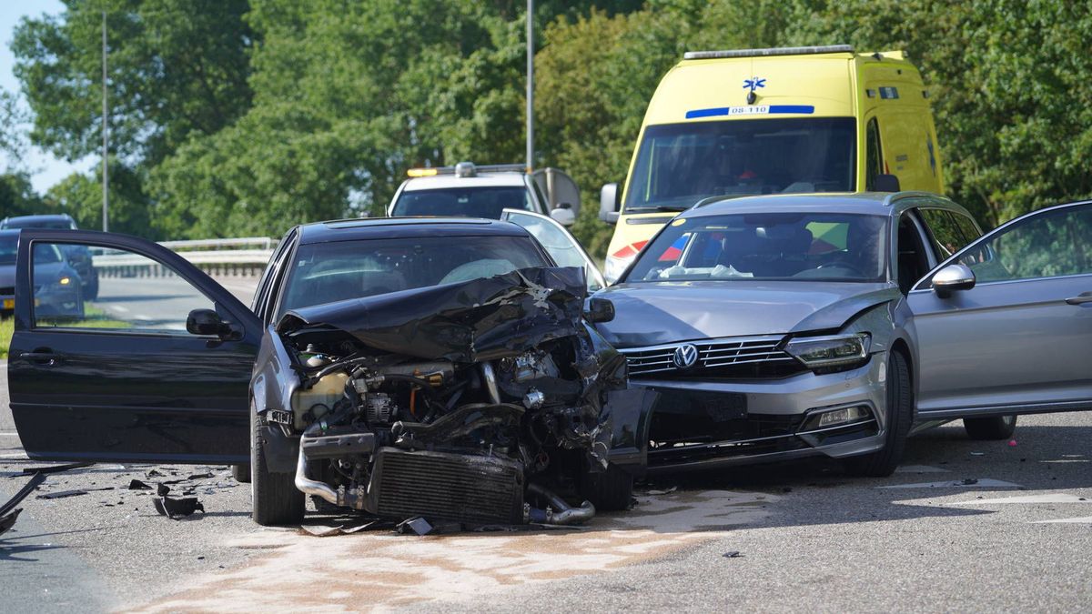 Meerdere gewonden bij zware aanrijding