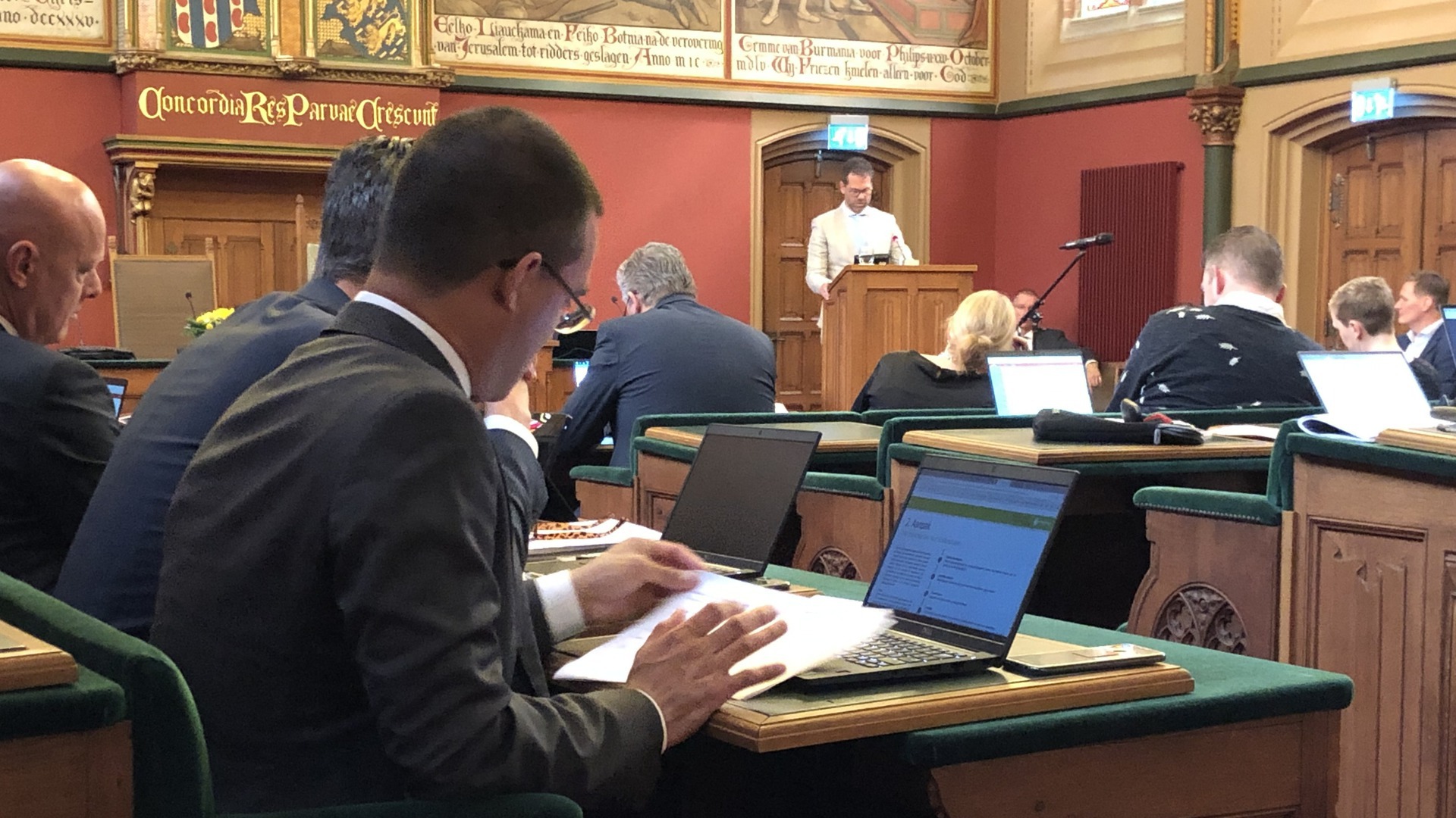 Erwin Jousma dwaande mei syn maiden speech yn de Steaten
