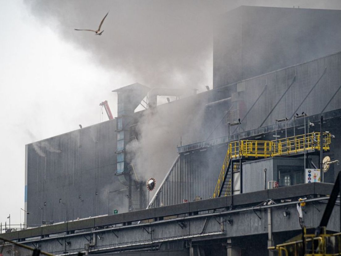 Den Haag roept inwoners op om afval beter te scheiden na grote brand bij afvalverwerker AVR