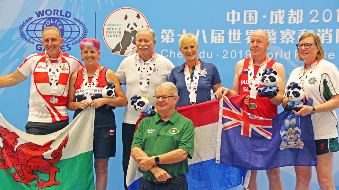 Oost met een aantal van de andere medaillewinnaars (Rechten: Delano van der Geest)