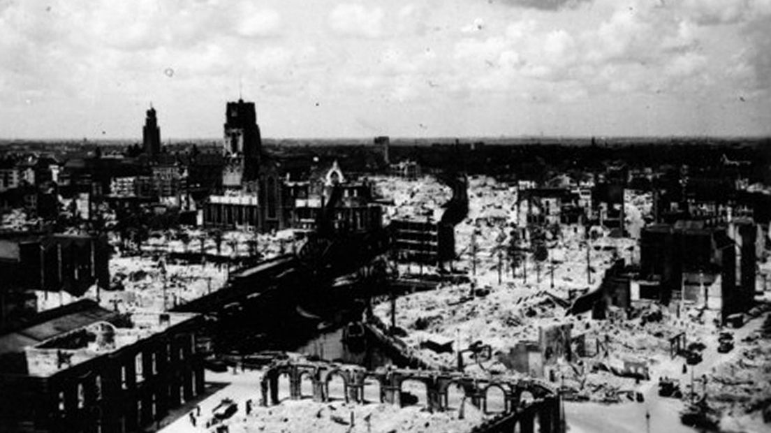 Het bombardement op 14 mei 1940 verwoestte de historische binnenstad van Rotterdam in nog geen kwartier.