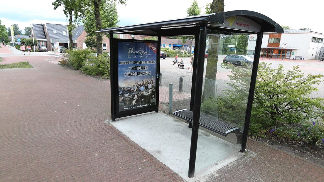 Twee bushokjes vernield in gemeente Hardenberg
