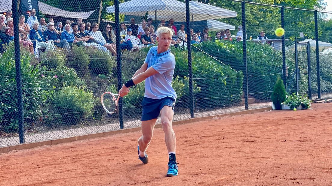 Max Houkes in actie in de finale in Oldenzaal