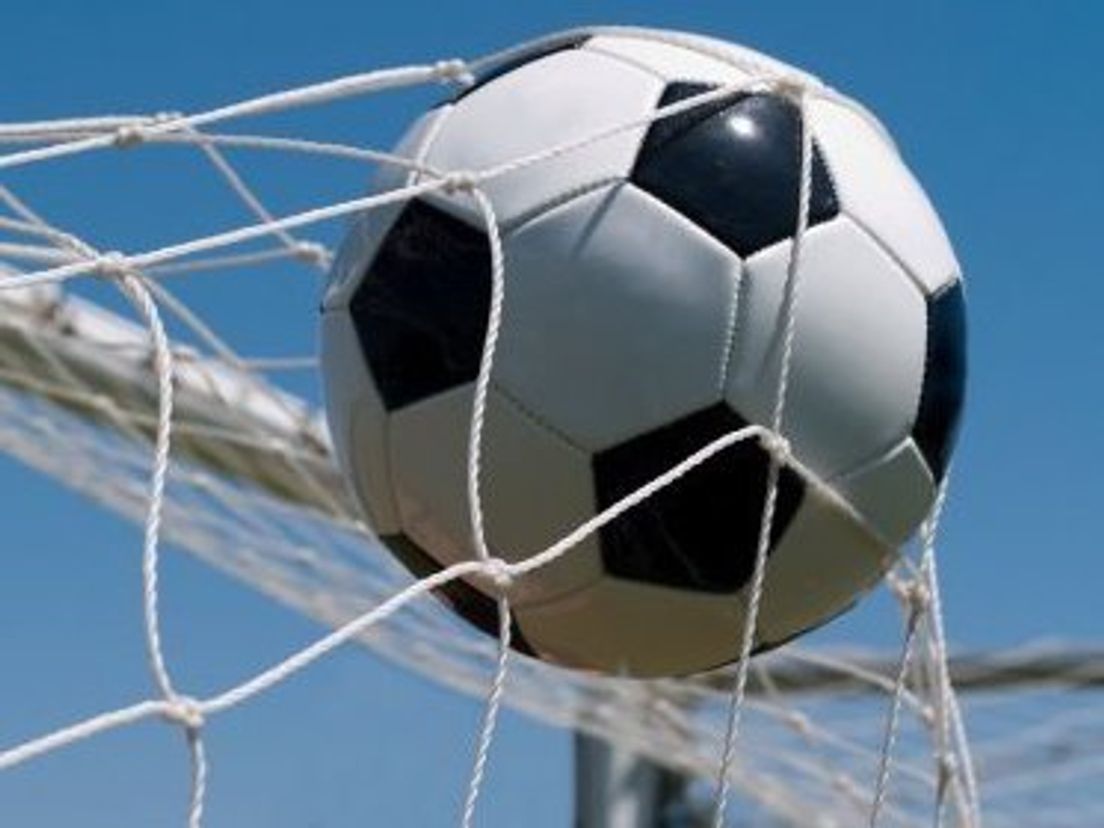 Voetbal7.cropresize.3.jpg