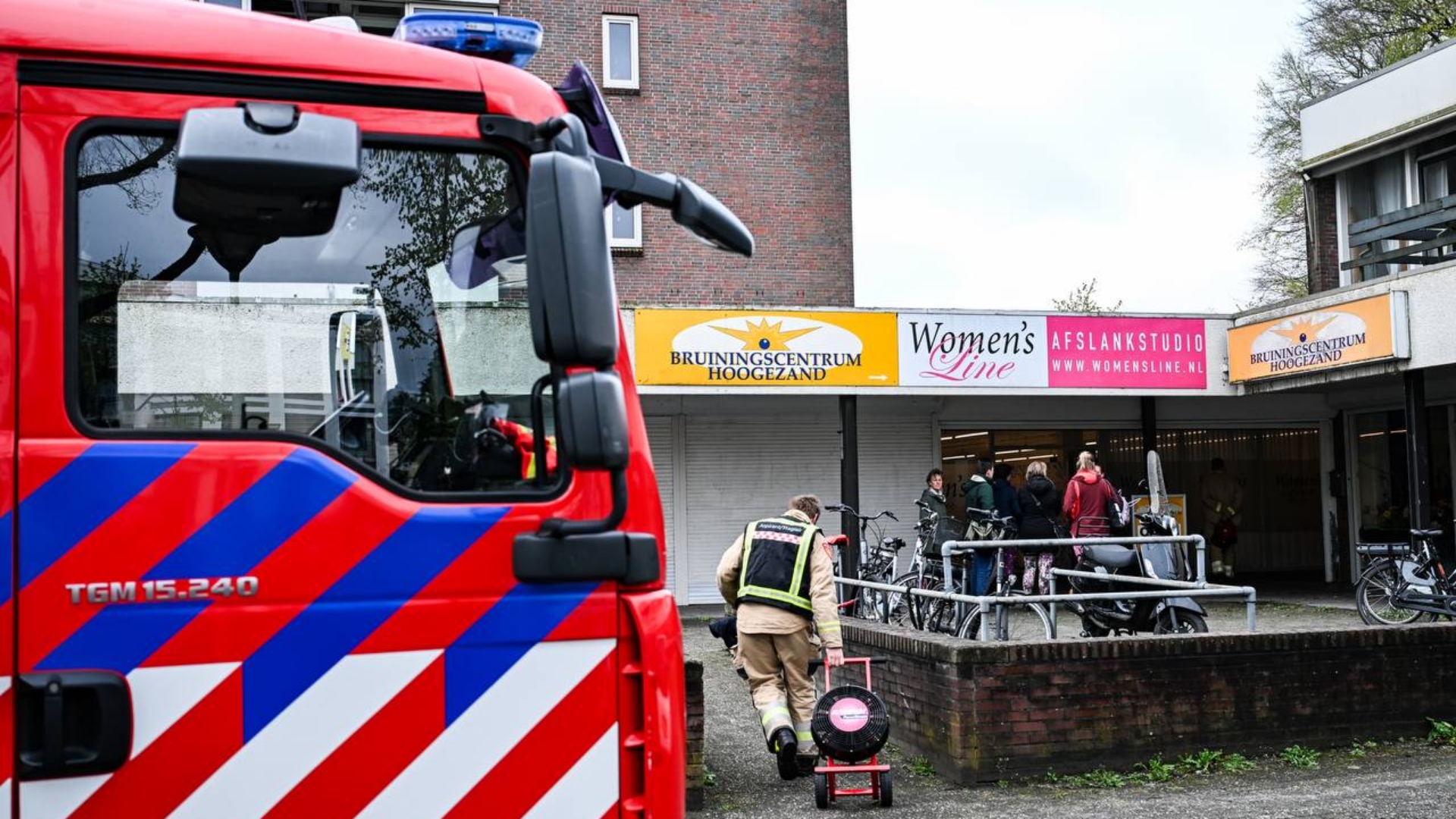 112-nieuws Dinsdag 16 April: Vrachtwagen Kantelt Bij Uithuizen ...