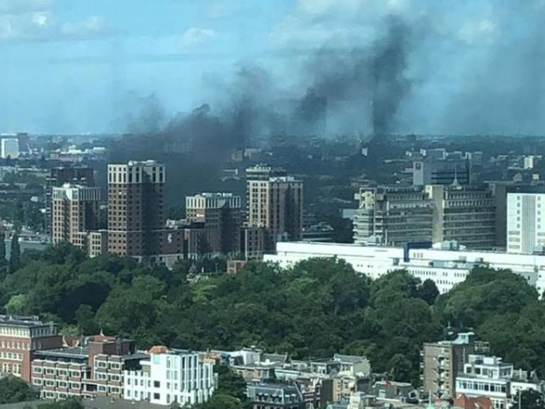 Uitslaande brand aan de Ruilstraat in Rotterdam-West