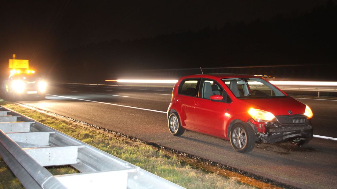 Klapband vrachtwagen veroorzaakt ongeluk op A1 bij Rijssen