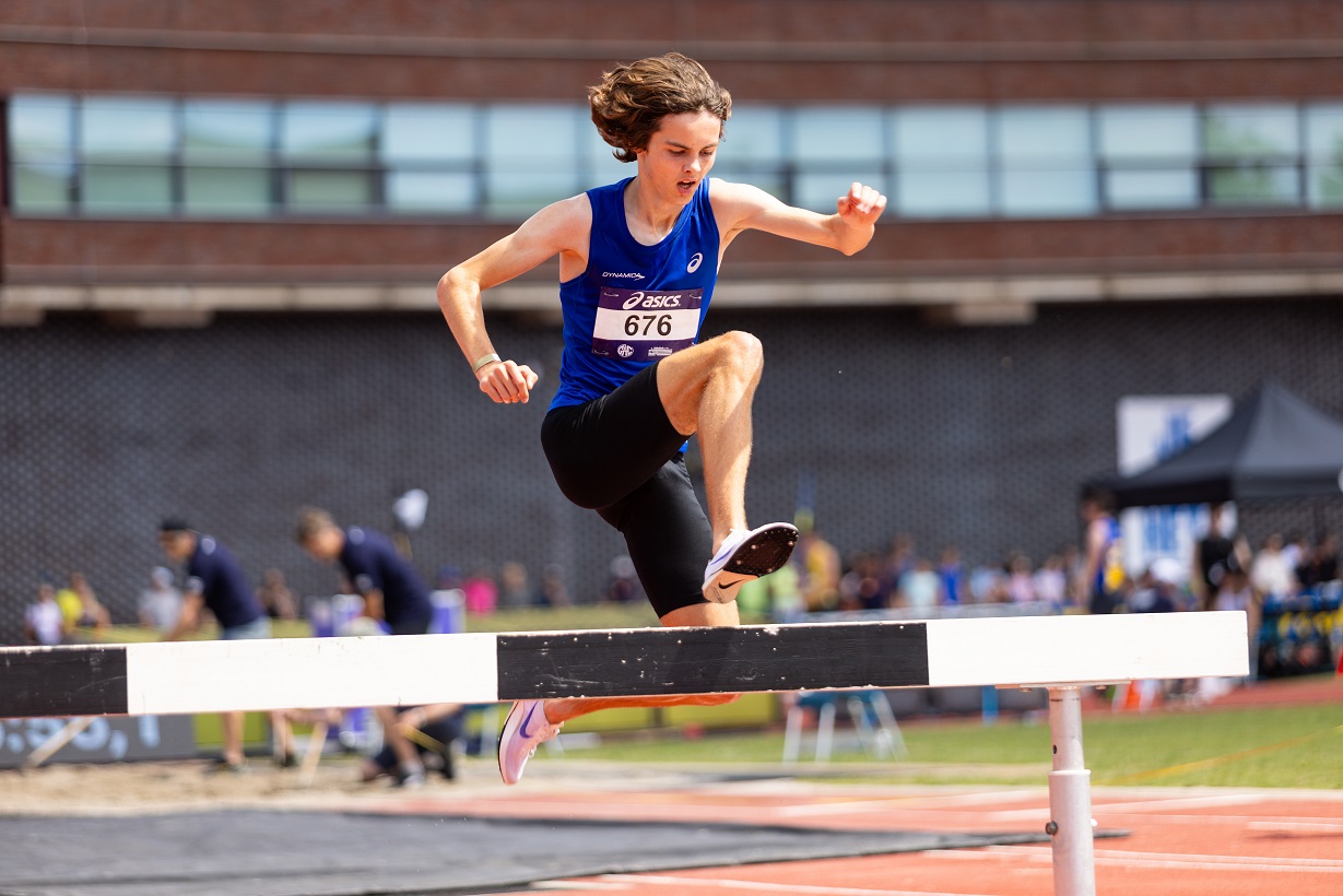 Engels (18) loopt naar vijfde plaats bij NK atletiek
