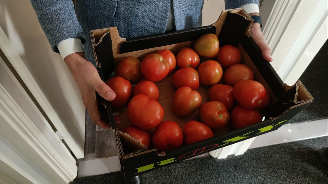 Eén van de tomatendozen die Youssef kreeg van een klant