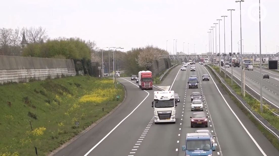 Op de A2 loopt het verkeer vaker vast dan de regio lief is.