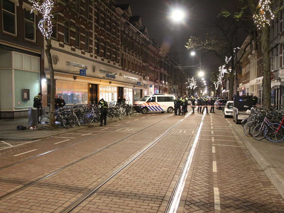 De Nieuwe Binnenweg in Rotterdam, waar Feis   na de jaarwisseling werd beschoten