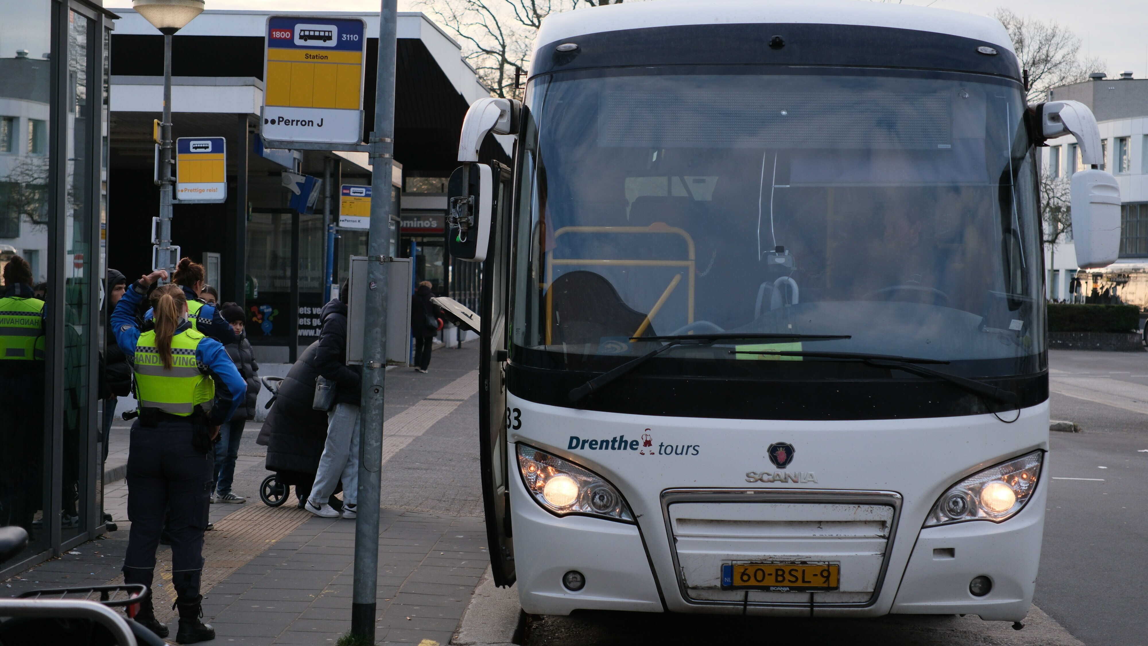 Westerwolde: 'Passagiers pendelbus tussen Emmen en Ter Apel betalen niet in de bus, kosten worden anders gedekt'