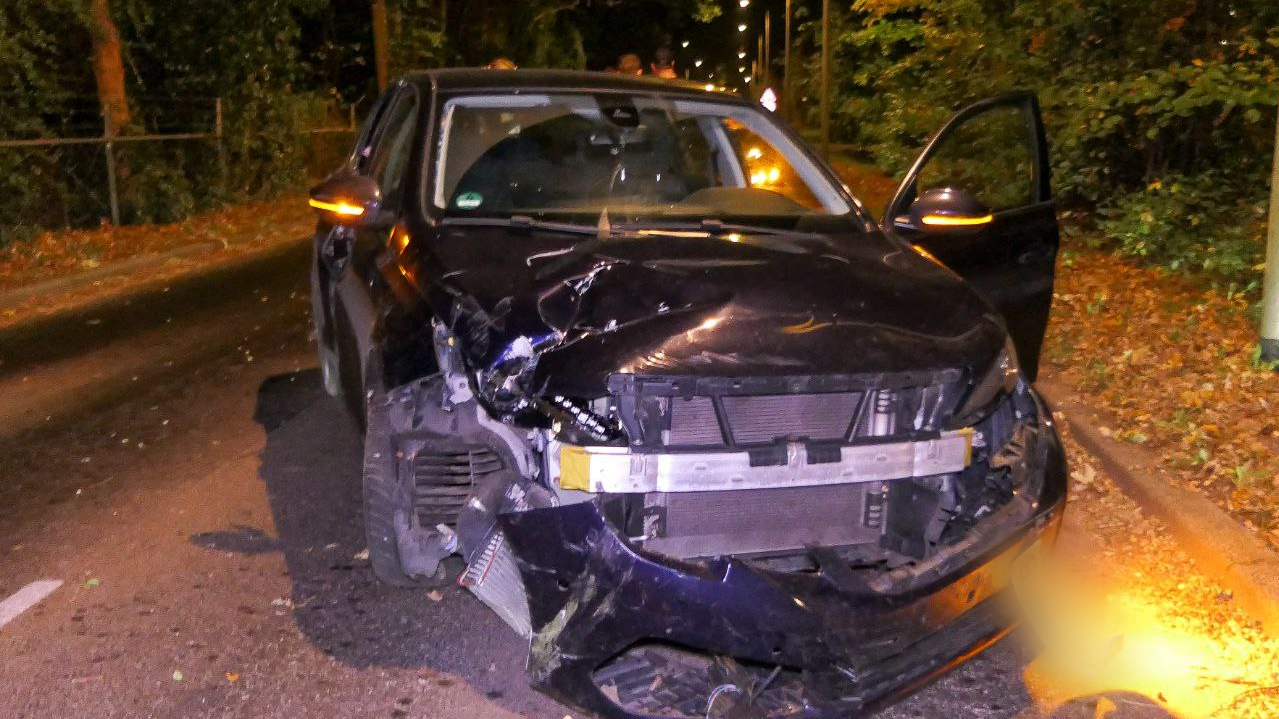 Ravage na aanrijding in Enschede.