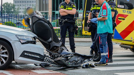 Liftmonteur bekneld geraakt bij ongeval op bouwplaats zwaargewond naar ziekenhuis. Liftmonteur bekneld geraakt bij ongeval op bouwplaats zwaargewond naar ziekenhuis.