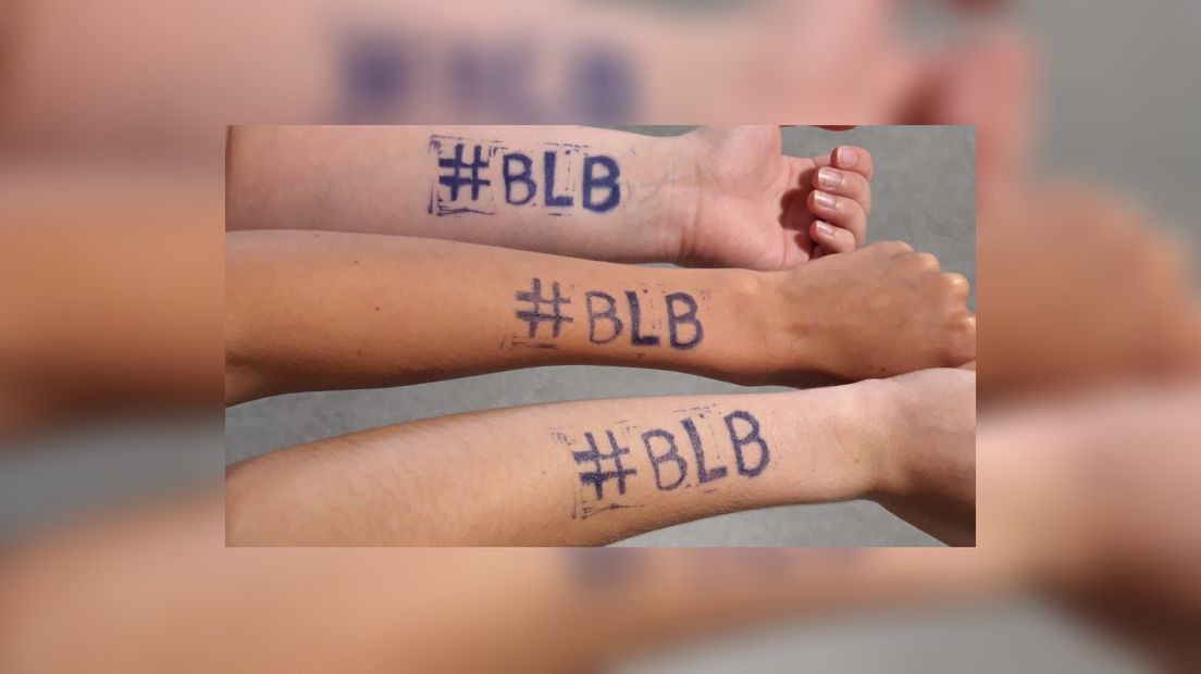 Sommige leerlingen gingen naar school met de tekst #BLB op hun arm