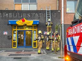 Skea yn âlde Cambuurstadion nei brân, njonkenlizzende supermerk bliuwt ticht