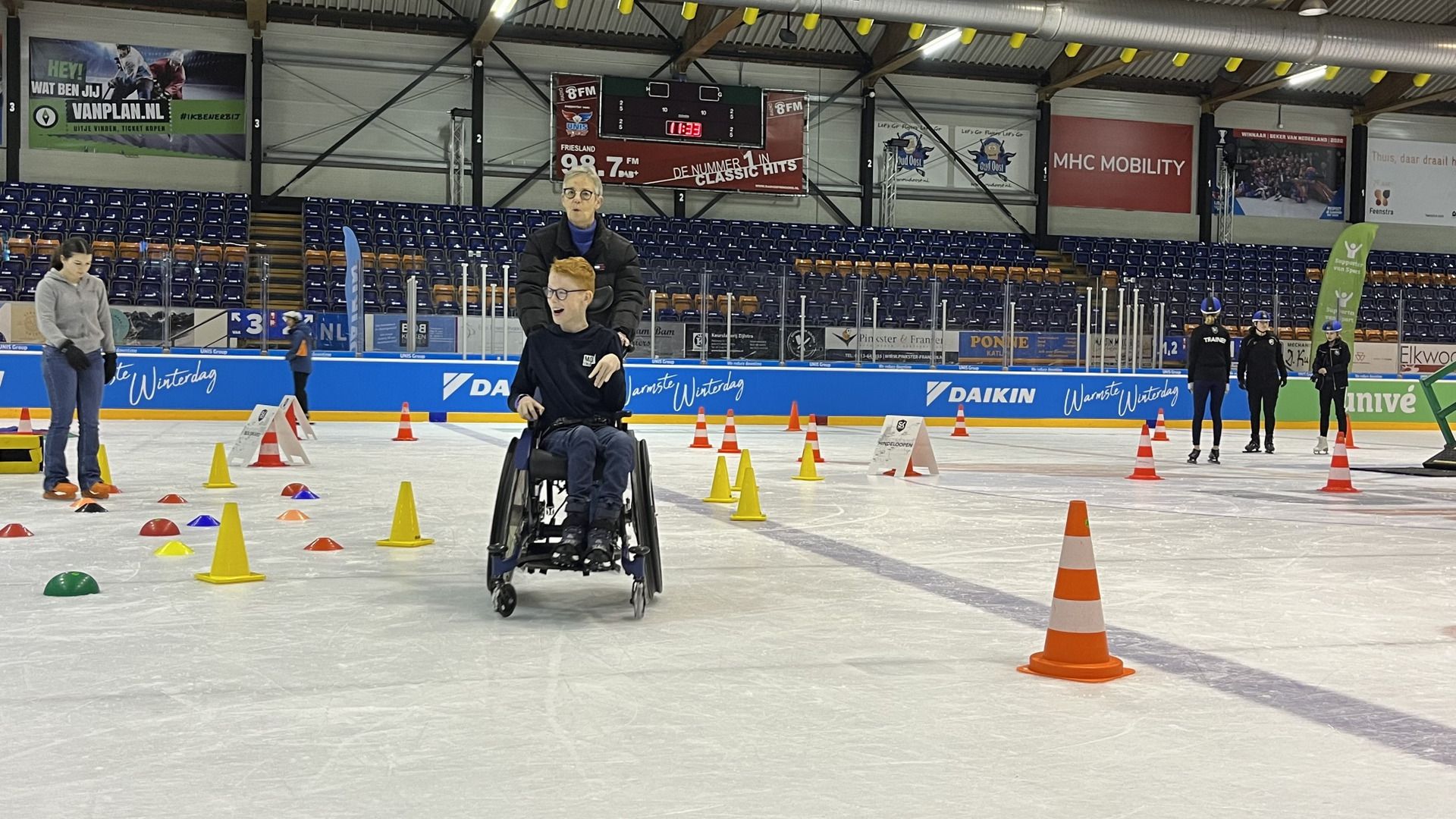 Sijtje van der Lende yn aksje op Thialf