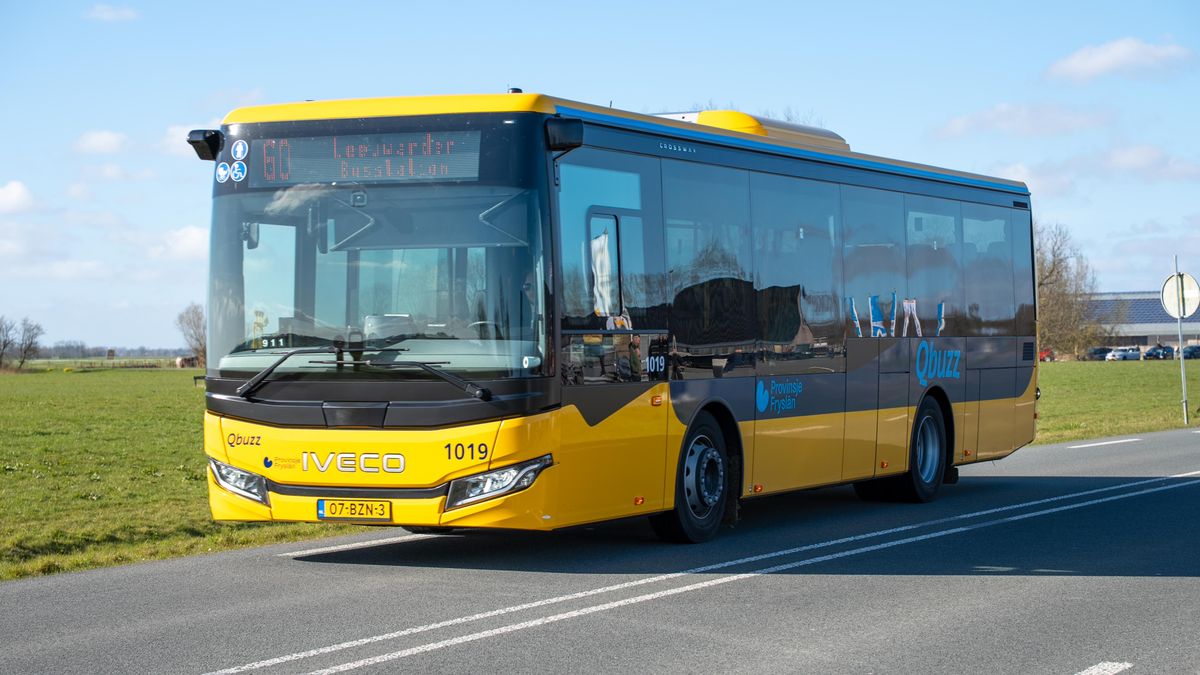 Bussen op Ameland rijden weer | Ernstig ongeluk op erf van boerderij in De Tike