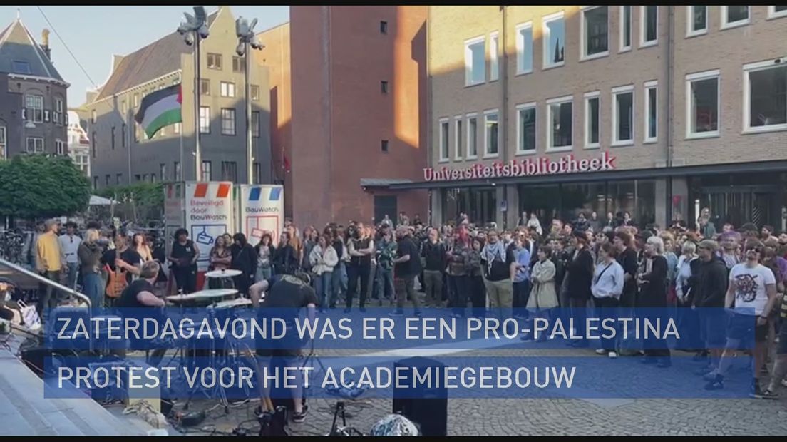 Vreedzaam pro-Palestina protest voor het Academiegebouw