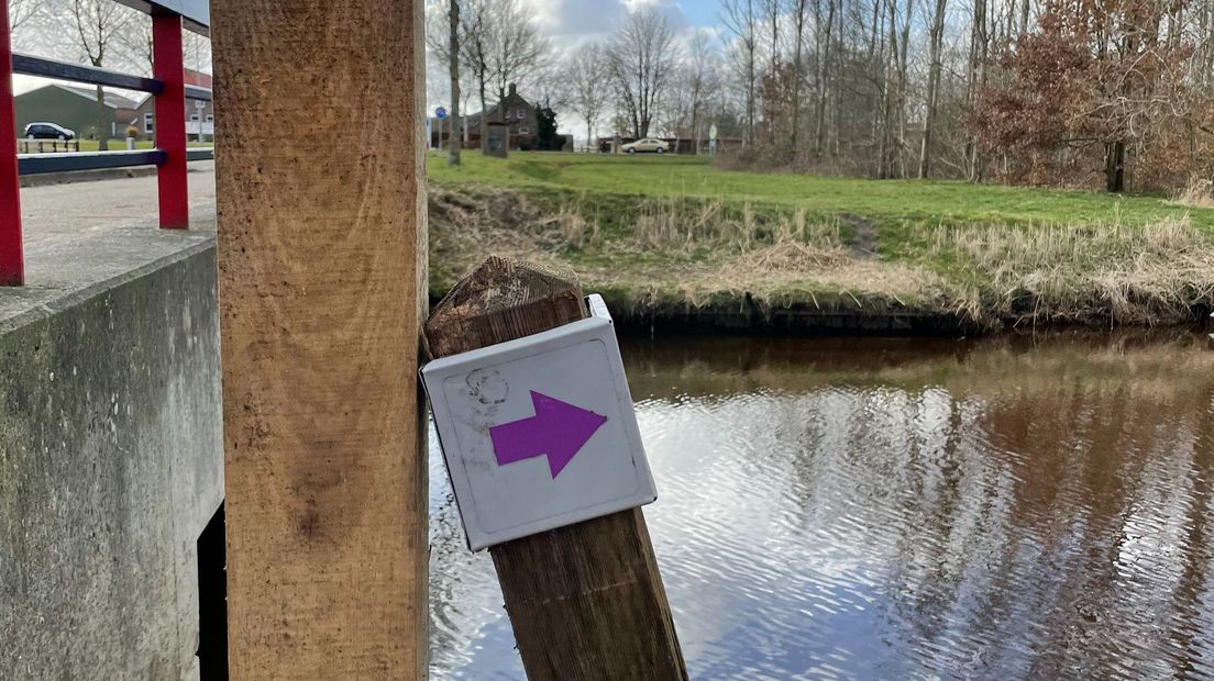 De paaltjes waren aan vervanging toe