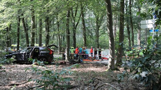 Dode en zwaargewonde bij aanrijding. Dode en zwaargewonde bij aanrijding.