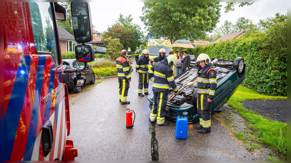 112-nieuws van 12 augustus: Auto over de kop geslagen in Munnekeburen | Storing bruggen Burdaard en 