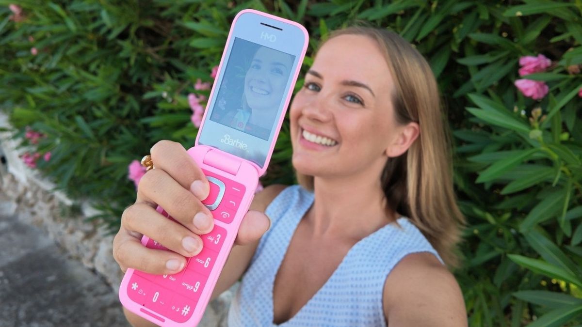Quinty verwijdert al haar apps en gaat over op klaptelefoon: 'Was het zo zat'
