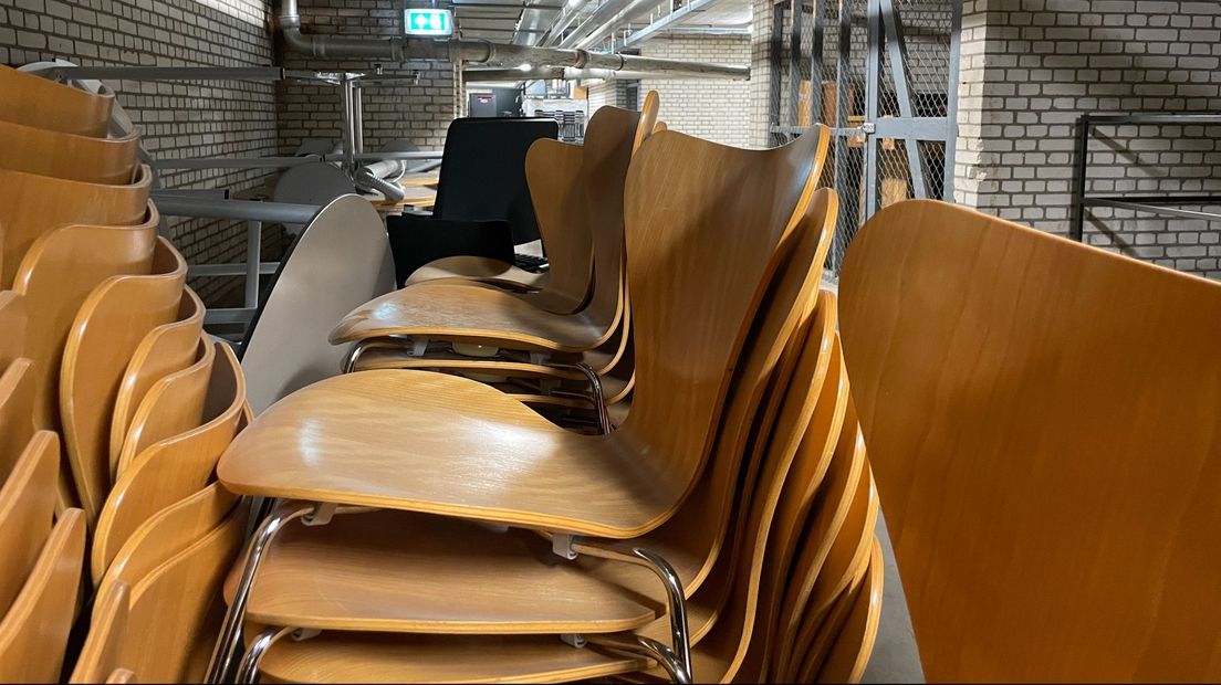 Deze stoelen gaan naar scholen in het westen van Oekraïne