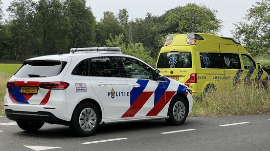 Voetganger gewond in Valthe na aanrijding. Voetganger gewond in Valthe na aanrijding.