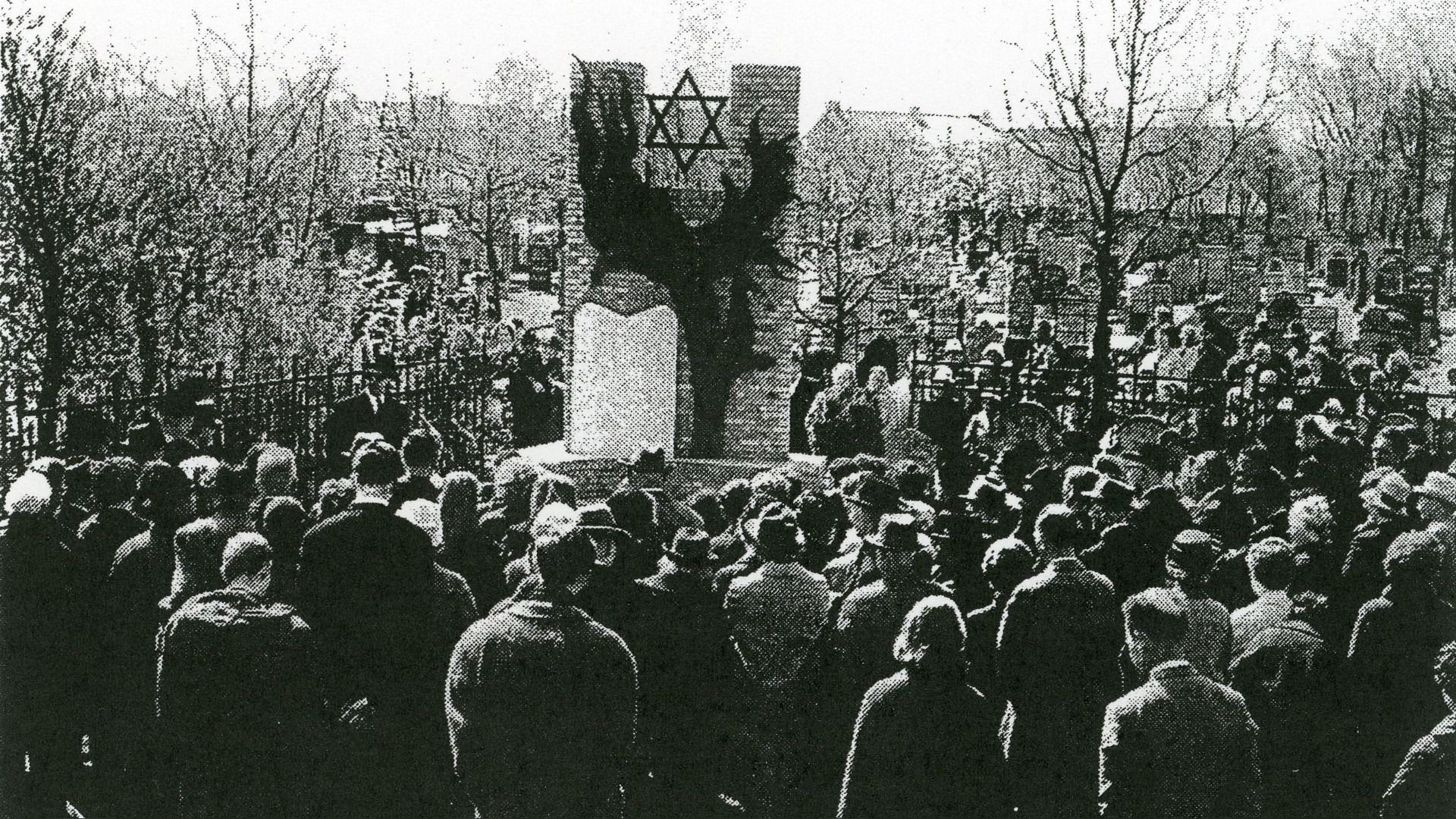 In 1965 kwam er een monument ter nagedachtenis van de Harlinger Joden op de begraafplaats