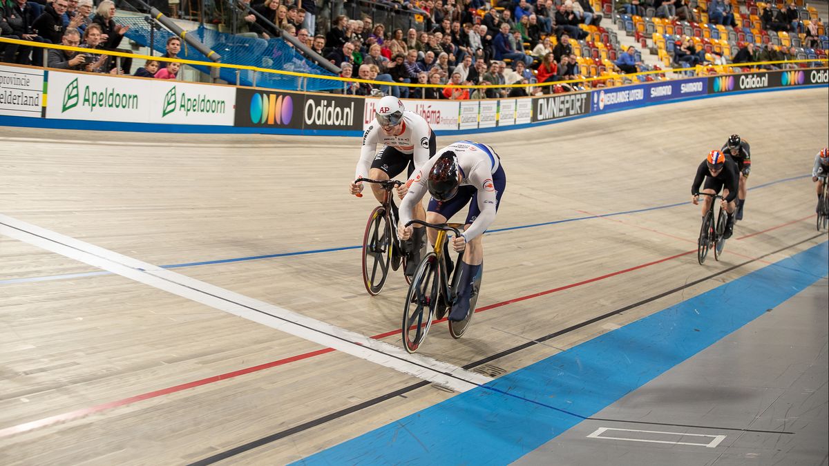 Jeffrey Hoogland grijpt zilveren medaille op keirin bij NK