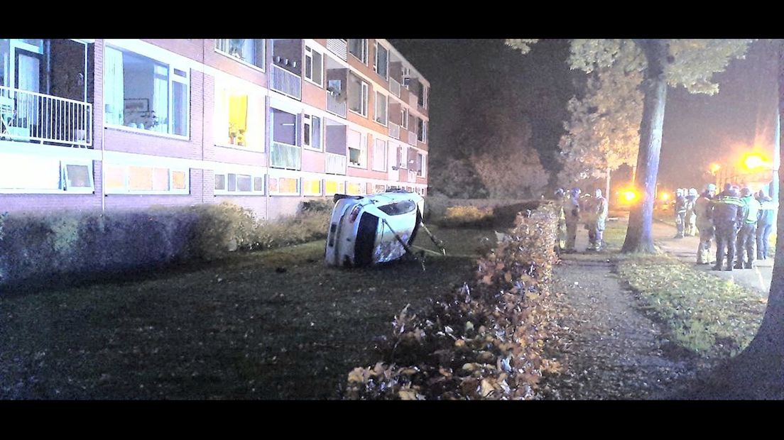 Auto crasht in Almelo