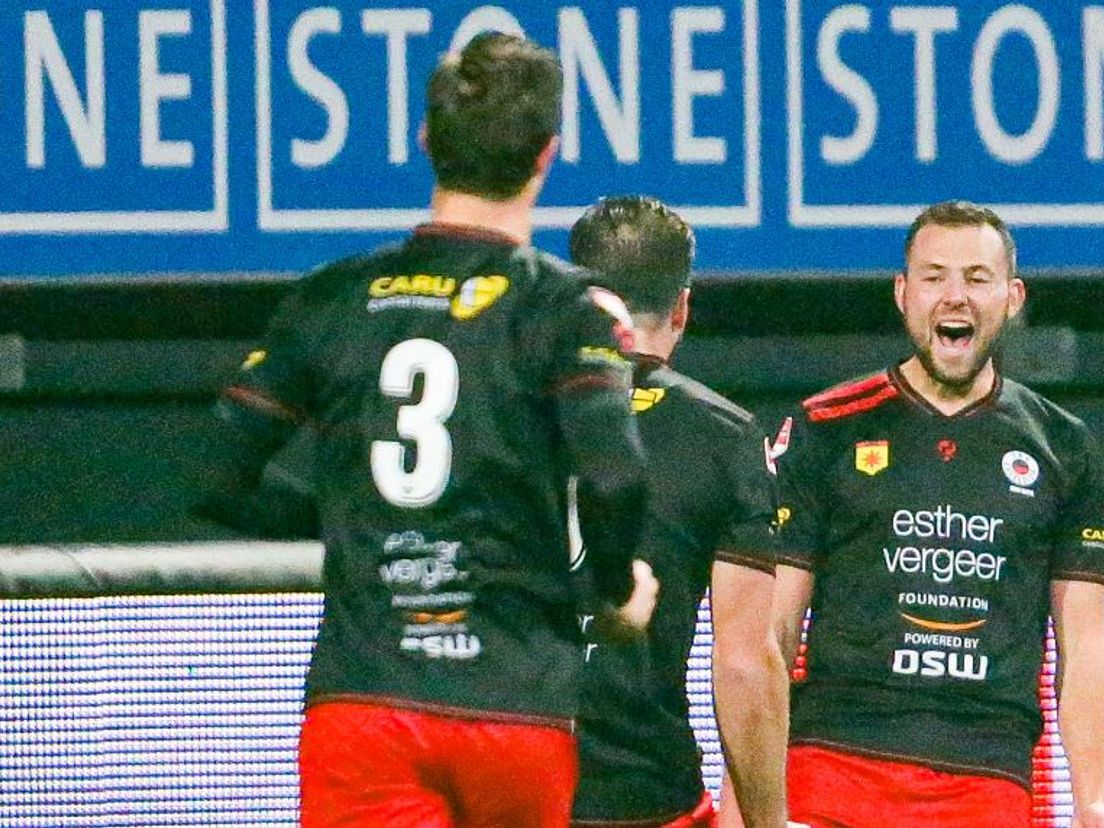 In de vorige ronde versloeg Excelsior, dankzij een goal van Thomas Oude Kotte (rechts), eredivisionist PEC Zwolle. (Bron: VK Sportphoto)