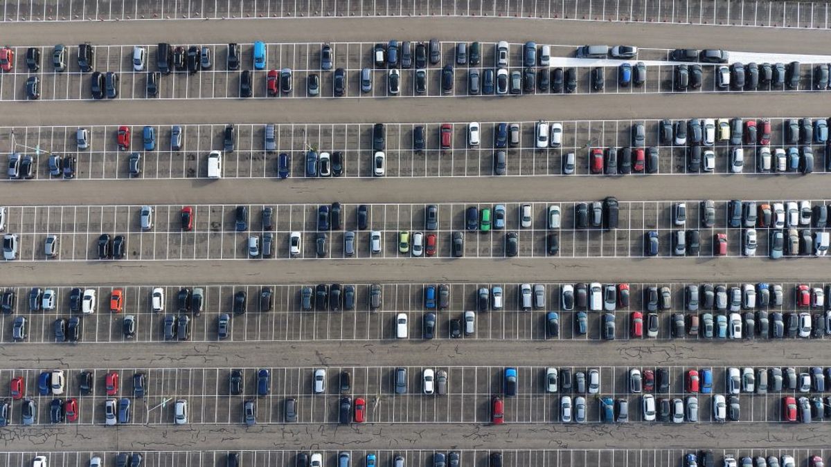 Vlieland vraagt Harlingen om af te zien van verhoging tarieven eilandparkeren