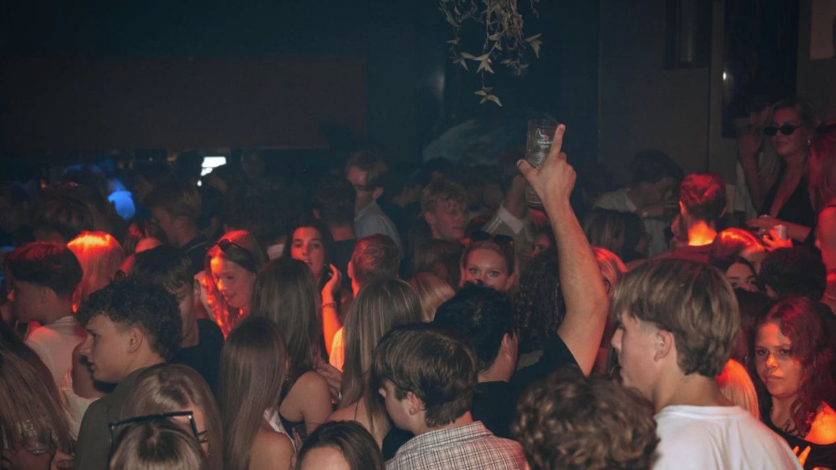 Buren klagen over herrie van nachtclub, zaak moet vroeger dicht: 'Ik voel me genaaid'