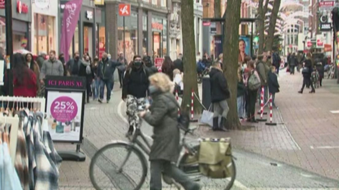 Drukte in de Zwolse binnenstad na uitlekken nieuws over lockdown