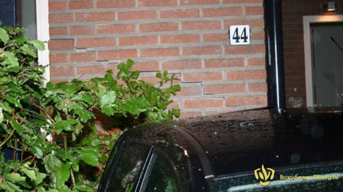 Huis op instorten na auto-ongeluk