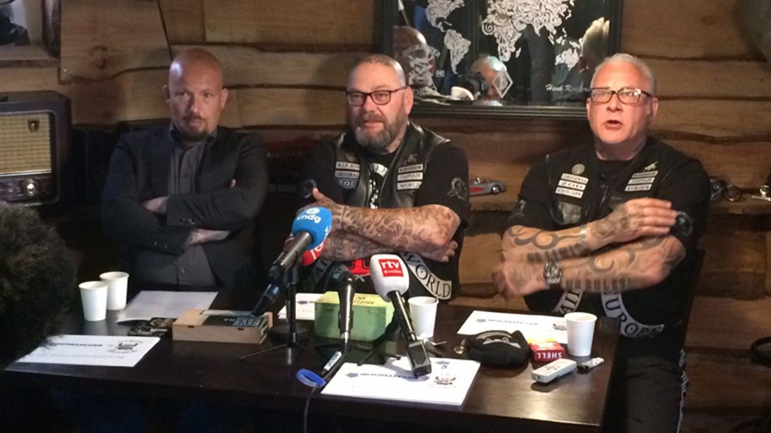 De persconferentie van No Surrender (Rechten: RTV Drenthe/Jeroen Willems)